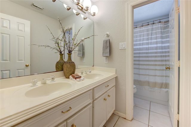 309 Oak Creek Drive, League City, TX 77573