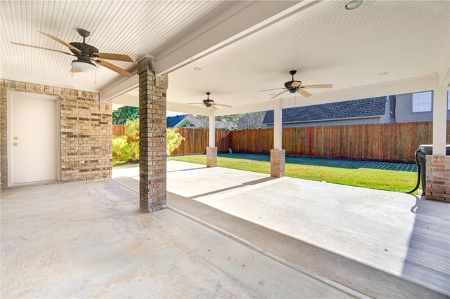 309 Oak Creek Drive, League City, TX 77573