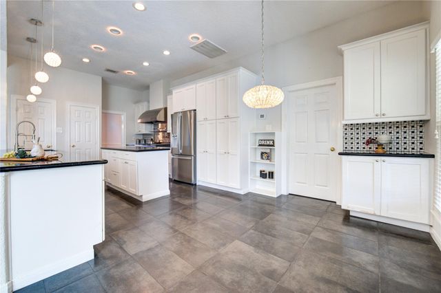 309 Oak Creek Drive, League City, TX 77573