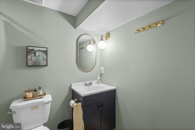 1712 M ST NE, Washington, DC 20002