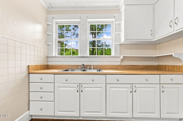 221 Zollicoffer Avenue, Henderson, NC 27536