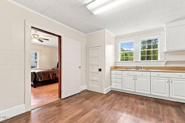 221 Zollicoffer Avenue, Henderson, NC 27536