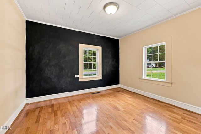 221 Zollicoffer Avenue, Henderson, NC 27536
