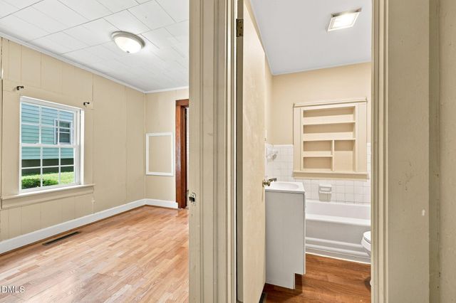 221 Zollicoffer Avenue, Henderson, NC 27536