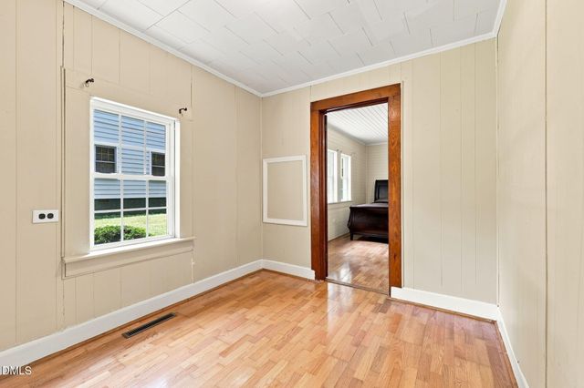 221 Zollicoffer Avenue, Henderson, NC 27536