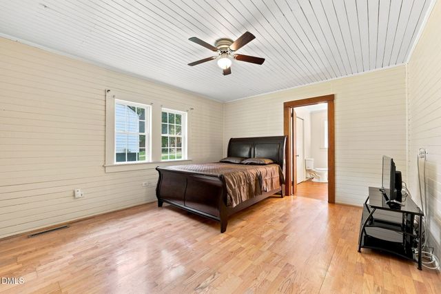 221 Zollicoffer Avenue, Henderson, NC 27536