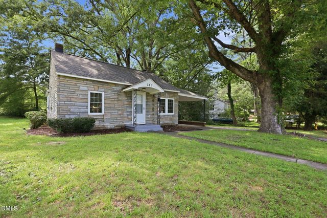 221 Zollicoffer Avenue, Henderson, NC 27536