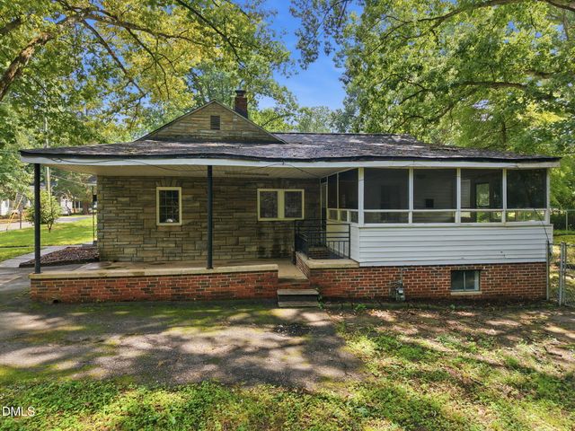 221 Zollicoffer Avenue, Henderson, NC 27536