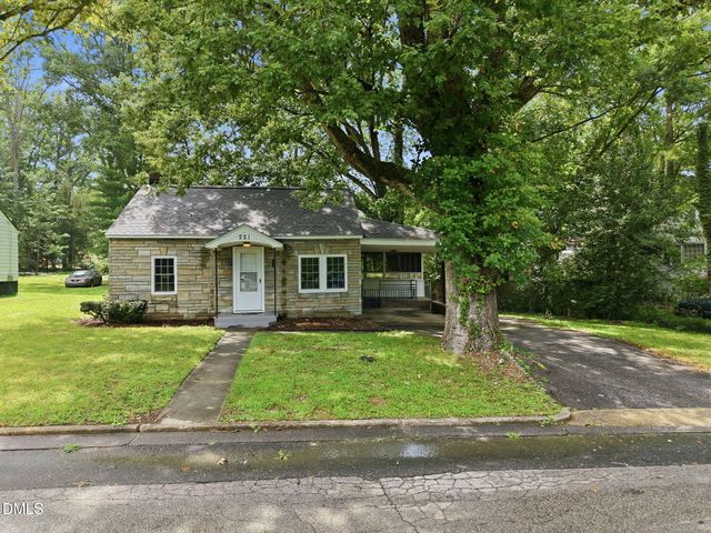 221 Zollicoffer Avenue, Henderson, NC 27536