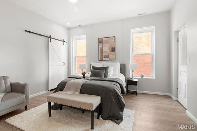 2032 E Adelaide Avenue, St Louis, MO 63107