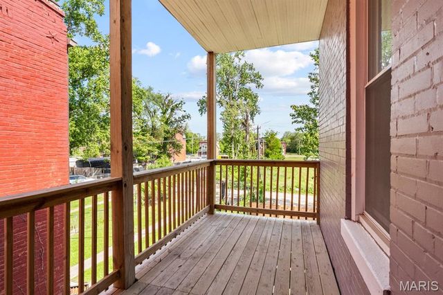 2032 E Adelaide Avenue, St Louis, MO 63107