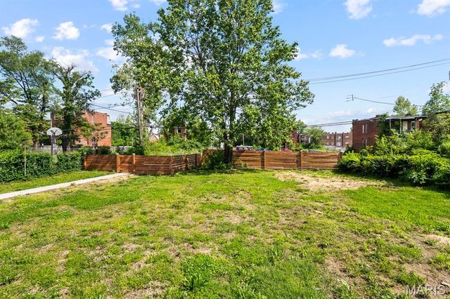 2032 E Adelaide Avenue, St Louis, MO 63107