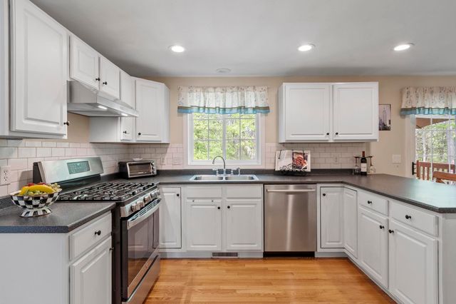 43 Ladyslipper Drive, Newmarket, NH 03857
