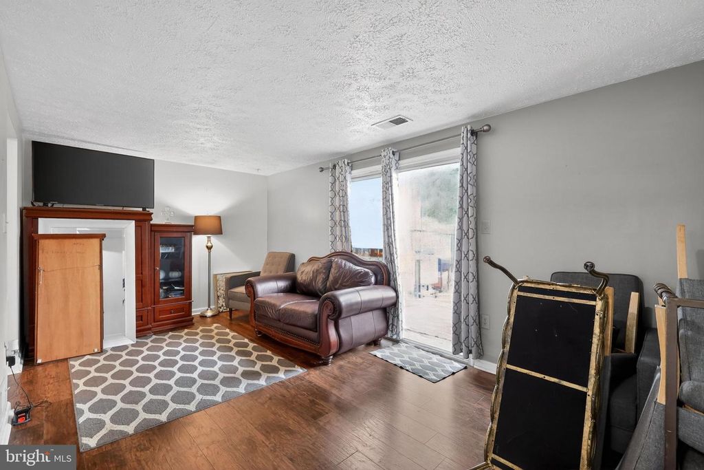 Image 5 of property listing at 133 KETTERING DR, Upper Marlboro, MD 20774