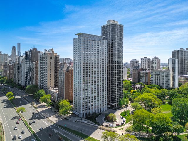 1550 N Lake Shore Drive 25C, Chicago, IL 60610