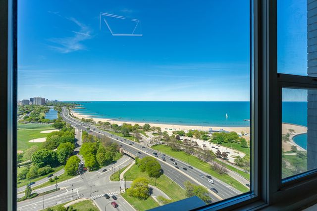 1550 N Lake Shore Drive 25C, Chicago, IL 60610