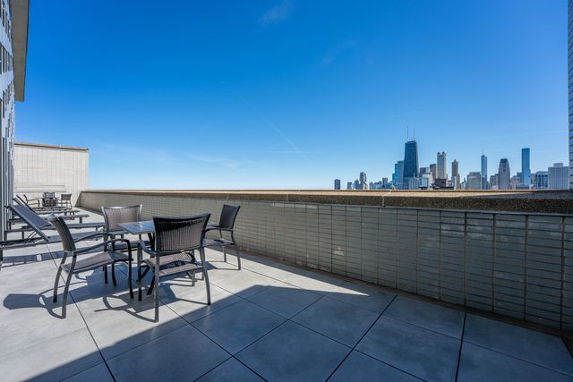 1550 N Lake Shore Drive 25C, Chicago, IL 60610