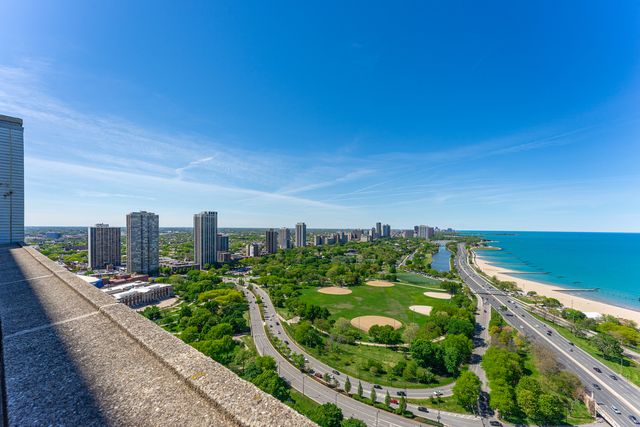 1550 N Lake Shore Drive 25C, Chicago, IL 60610