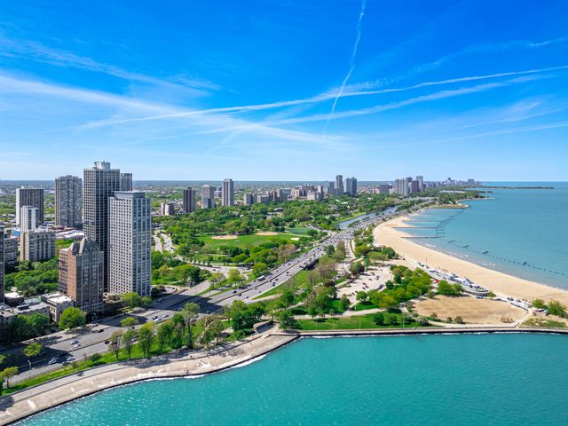 1550 N Lake Shore Drive 25C, Chicago, IL 60610