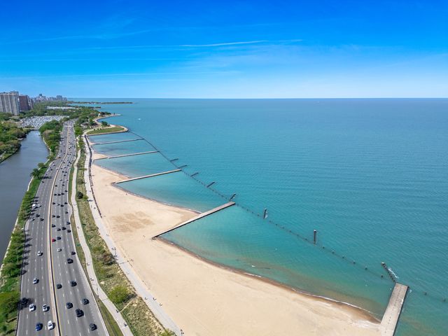1550 N Lake Shore Drive 25C, Chicago, IL 60610