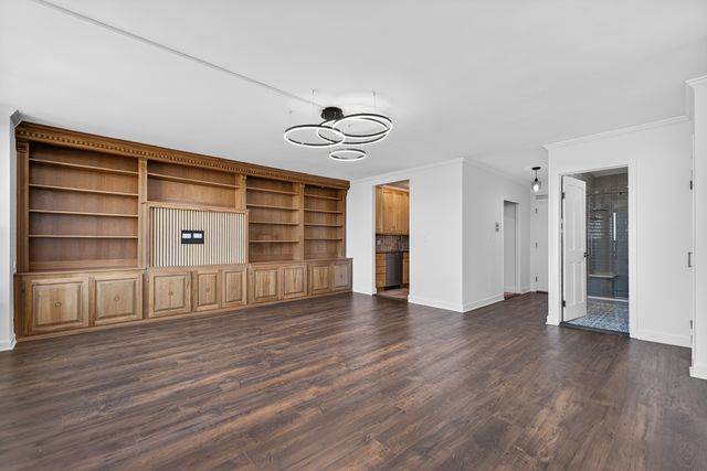 1550 N Lake Shore Drive 25C, Chicago, IL 60610