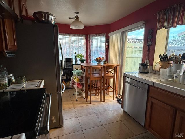 172 Mica Dr, Vallejo, CA 94589