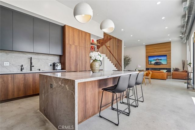 8504 Outland View Drive, Sun Valley, CA 91352
