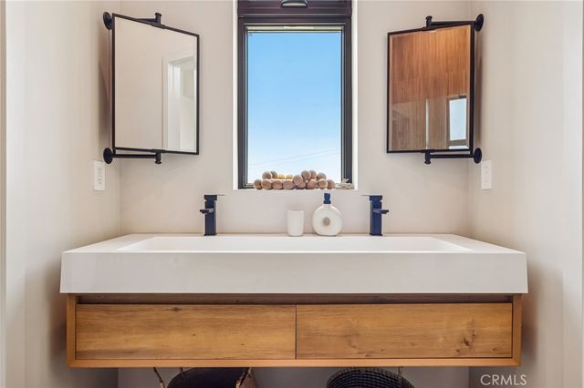 8504 Outland View Drive, Sun Valley, CA 91352