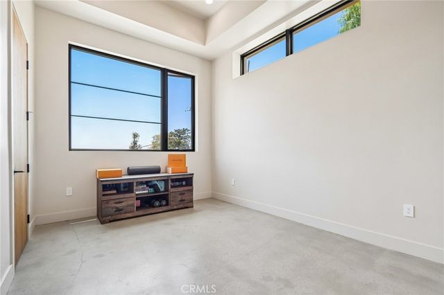 8504 Outland View Drive, Sun Valley, CA 91352