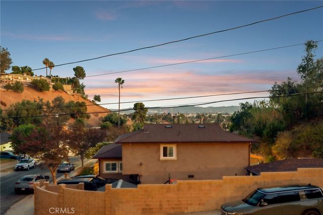 8504 Outland View Drive, Sun Valley, CA 91352