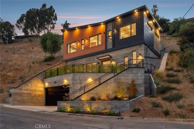 8504 Outland View Drive, Sun Valley, CA 91352