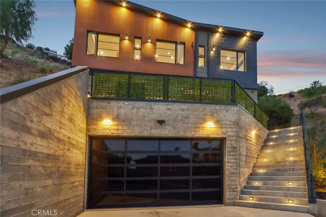 8504 Outland View Drive, Sun Valley, CA 91352