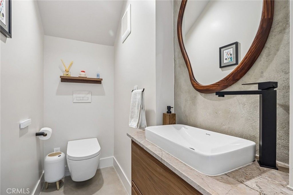 Image 30 of property listing at 8504 Outland View Drive, Sun Valley, CA 91352