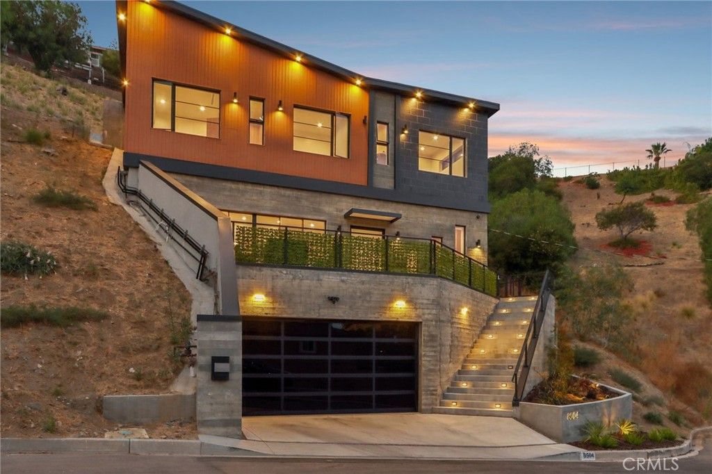 Image 38 of property listing at 8504 Outland View Drive, Sun Valley, CA 91352