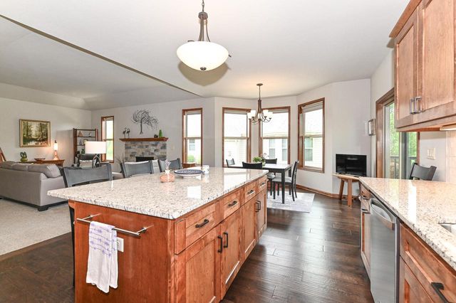 3424 Walnut TRAIL, Waukesha, WI 53188