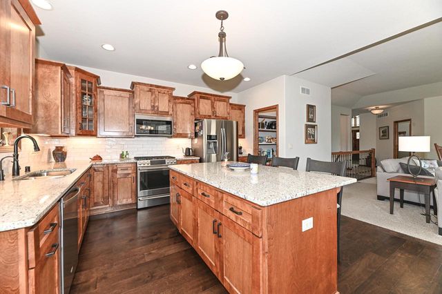 3424 Walnut TRAIL, Waukesha, WI 53188