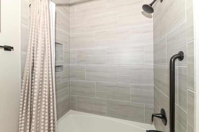 3424 Walnut TRAIL, Waukesha, WI 53188