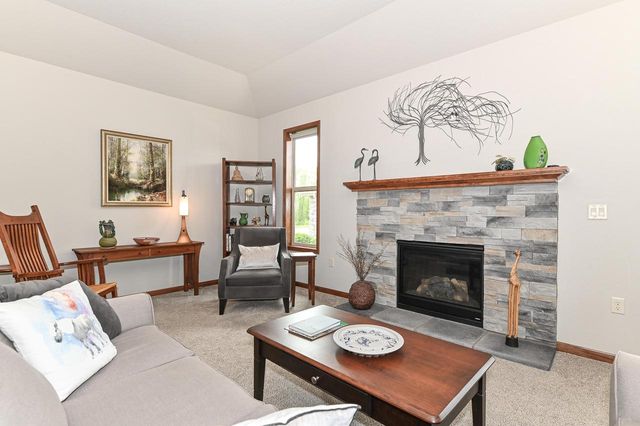 3424 Walnut TRAIL, Waukesha, WI 53188