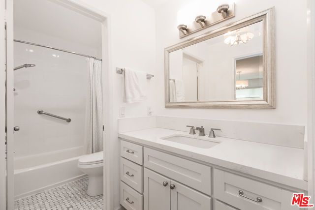 525 N Sycamore Avenue 301, Los Angeles, CA 90036