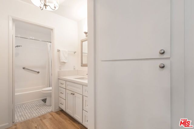 525 N Sycamore Avenue 301, Los Angeles, CA 90036