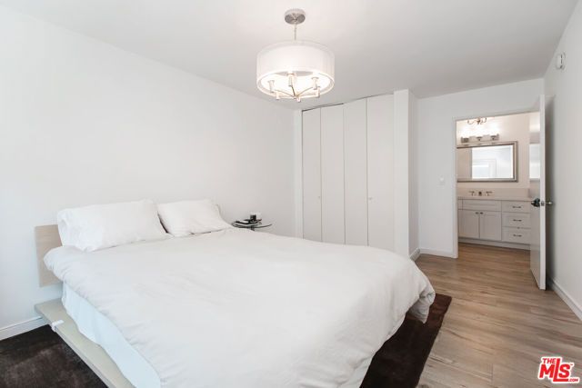 525 N Sycamore Avenue 301, Los Angeles, CA 90036