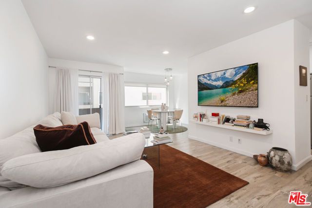 525 N Sycamore Avenue 301, Los Angeles, CA 90036