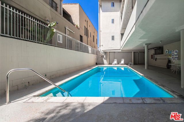 525 N Sycamore Avenue 301, Los Angeles, CA 90036