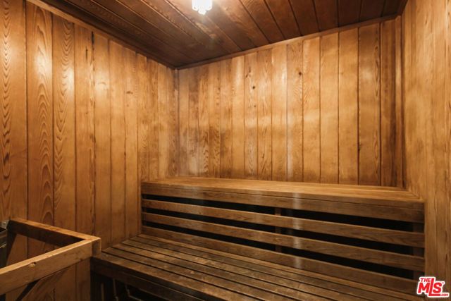 525 N Sycamore Avenue 301, Los Angeles, CA 90036