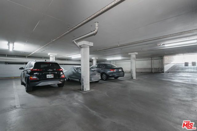 525 N Sycamore Avenue 301, Los Angeles, CA 90036