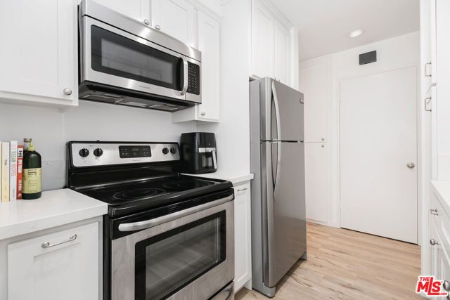 525 N Sycamore Avenue 301, Los Angeles, CA 90036