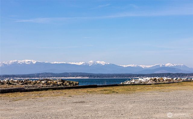 3544 Smugglers Cove Road, Greenbank, WA 98253