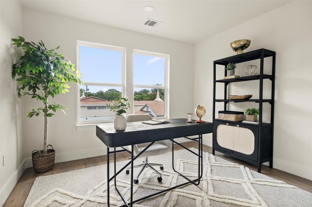 303 Hackberry LN, Austin, TX 78753
