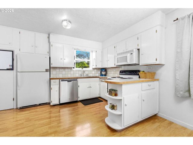 2326 Evergreen Ave, Salem, OR 97301