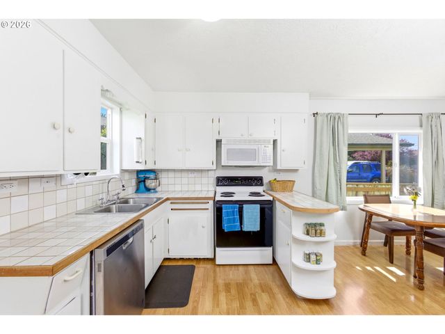 2326 Evergreen Ave, Salem, OR 97301